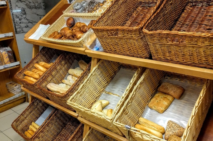 マルタの大手スーパーマーケットSCOTTS内のパン屋さん