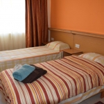 マルタ留学-ClubClass-Garden View2ベッドルームアパートメント-ベッドルームルーム例
