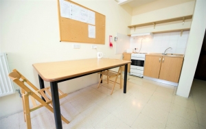 マルタ大学付属語学学校Malta University Language SchoolのPostgraduateアパートメント内キッチン