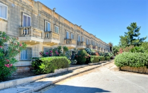 マルタ大学付属語学学校Malta University Language Schoolの裏庭