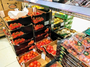 マルタ留学中にオススメの格安スーパーLidlで販売されていたトマト